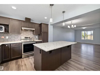 2611 14 AV NW photo 13
