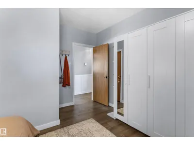9715 71 AV NW photo 15