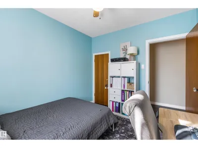 9715 71 AV NW photo 17