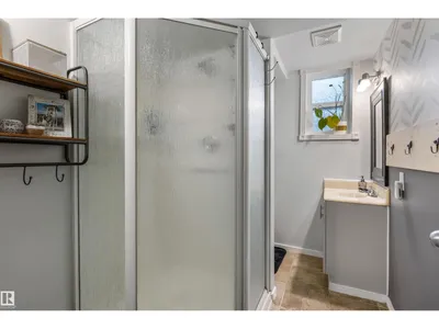 9715 71 AV NW photo 25