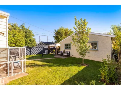 9715 71 AV NW photo 33