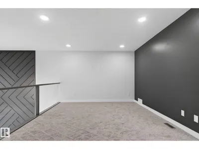 20 HAZELWOOD LN photo 23