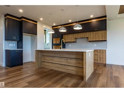 8418 223 A ST NW photo 4
