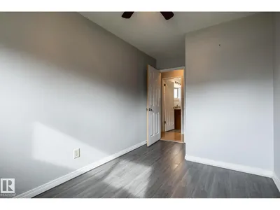 8836 150 AV NW photo 26