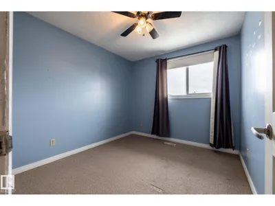8836 150 AV NW photo 33