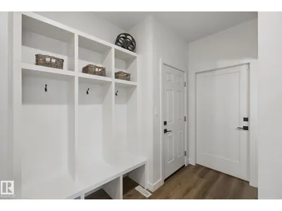 1024 BERG PL photo 15