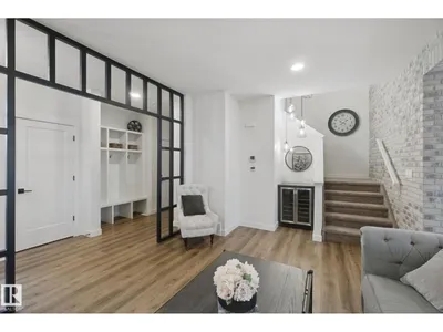 1024 BERG PL photo 7