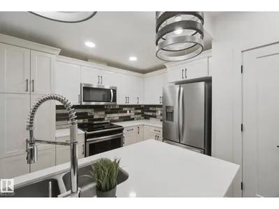 1024 BERG PL photo 43