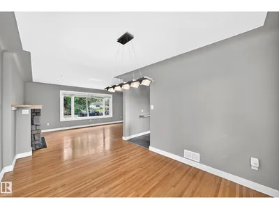 10715 133 ST NW photo 18