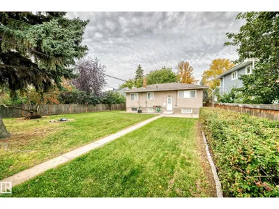10715 133 ST NW photo 64