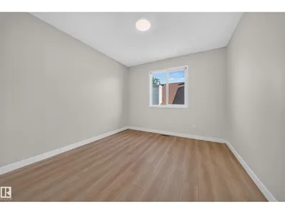 7836 7 AVE SW SW photo 32