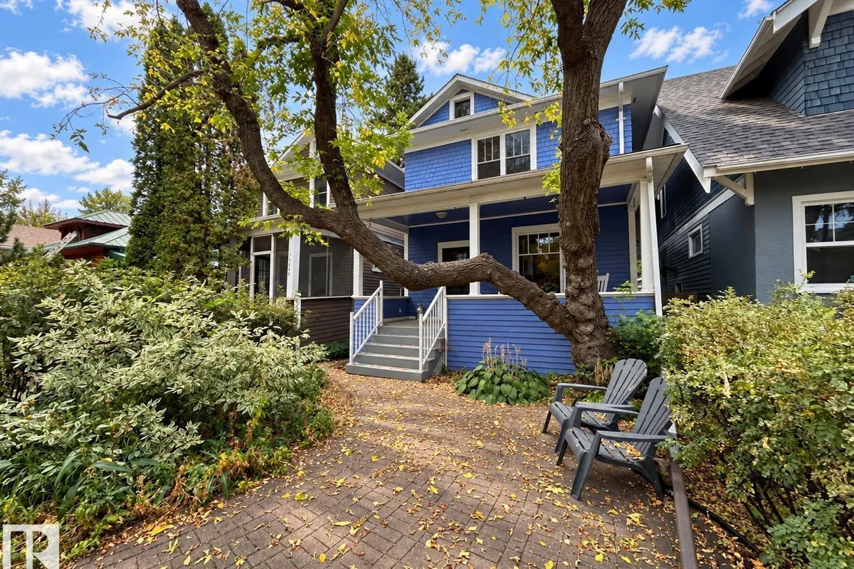 11225 127 ST NW exterior