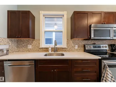 11225 127 ST NW photo 6