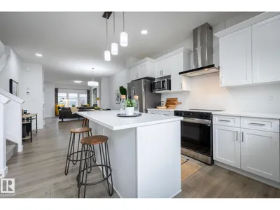 20826 15A AV NW photo 11