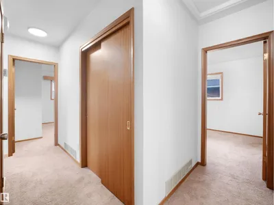 10307 135 AV NW photo 20