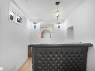 10307 135 AV NW photo 38