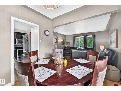 11524 133 ST NW photo 16