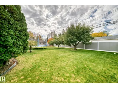 11524 133 ST NW photo 41