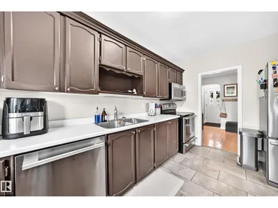 11524 133 ST NW photo 20