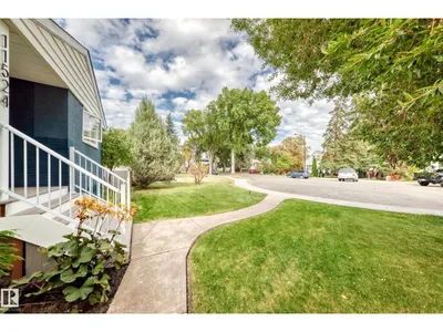 11524 133 ST NW photo 45