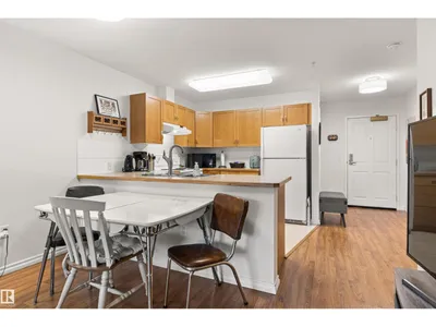 #206 78 MCKENNEY AV photo 14