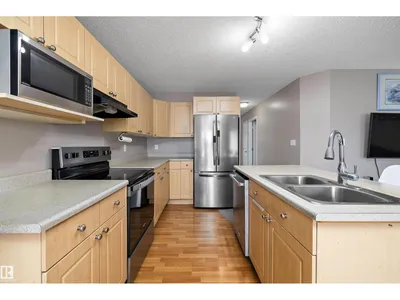 3114 32 AV NW photo 11