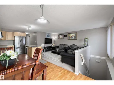 3114 32 AV NW photo 13