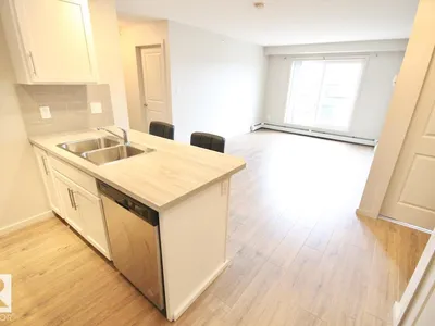 #417 5404 7 AV SW photo 16