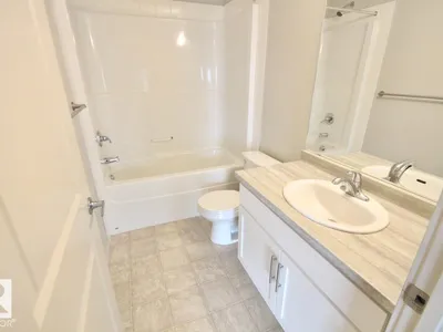 #417 5404 7 AV SW photo 28