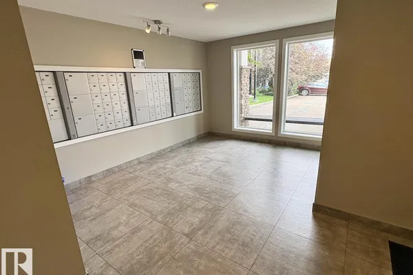 #417 5404 7 AV SW photo 3