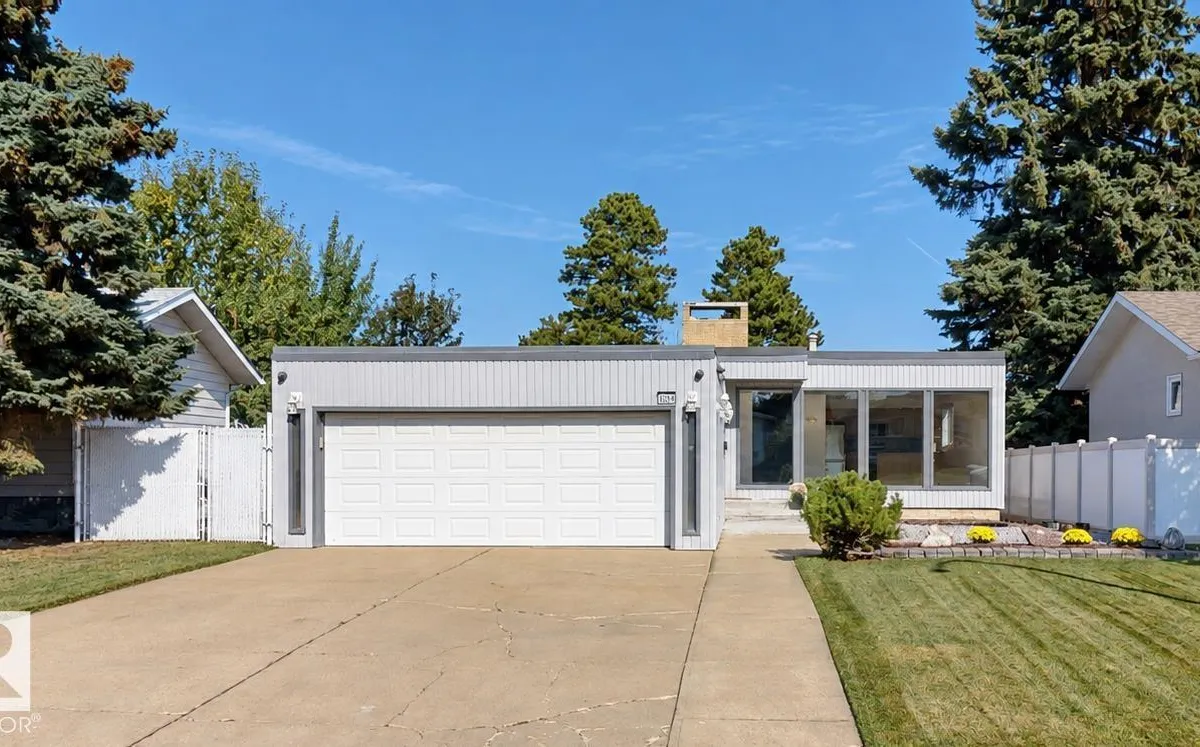 8204 14 AV NW exterior