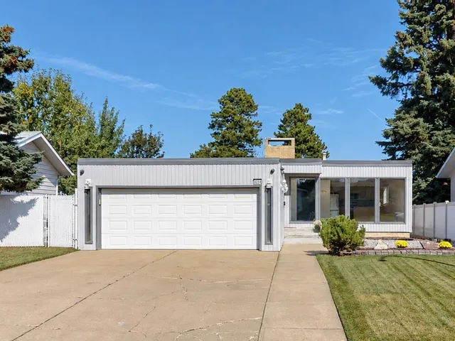 8204 14 AV NW, Edmonton