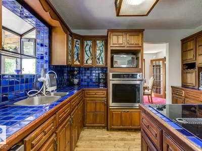 6819 10 Av NW photo 12