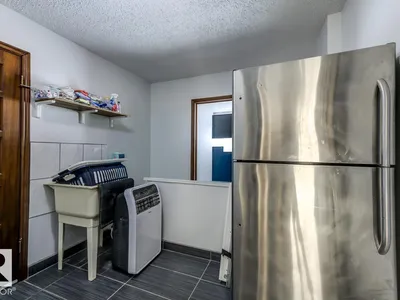 6819 10 Av NW photo 27