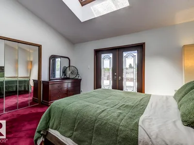 6819 10 Av NW photo 38