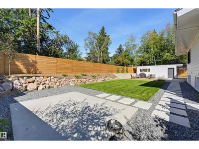 8712 136 ST NW photo 11