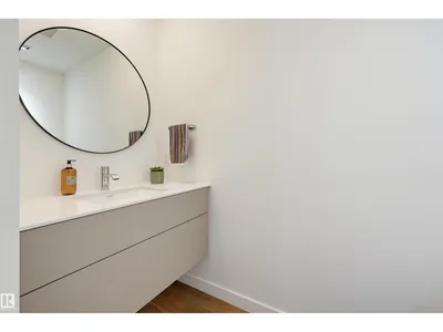 8712 136 ST NW photo 31