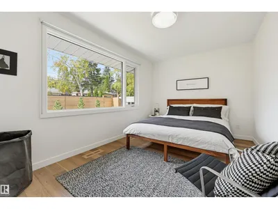 8712 136 ST NW photo 39