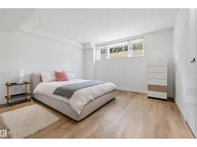 8712 136 ST NW photo 44