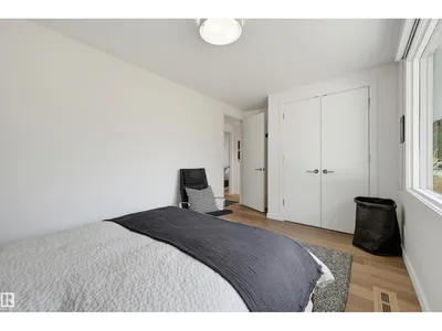 8712 136 ST NW photo 40