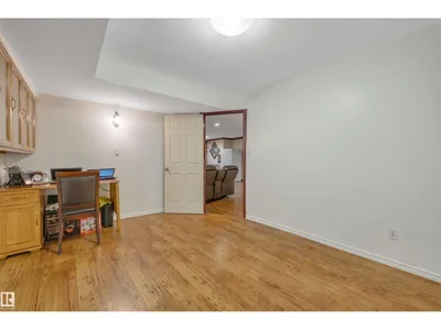 1764 MELROSE CR SW photo 57