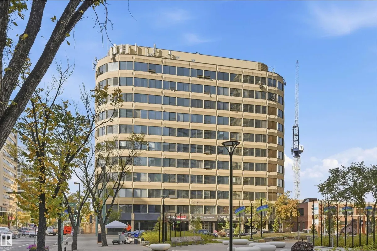 #302 10106 105 ST NW exterior