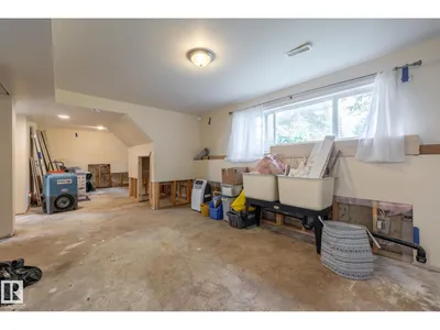 10972 157 ST NW photo 12