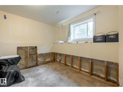 10972 157 ST NW photo 17