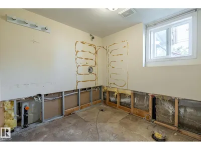 10972 157 ST NW photo 19