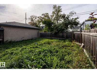 10972 157 ST NW photo 22