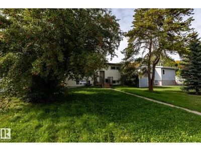 10972 157 ST NW photo 27