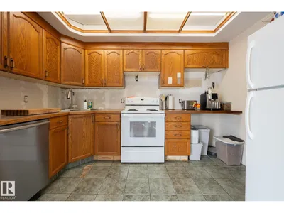 10972 157 ST NW photo 5