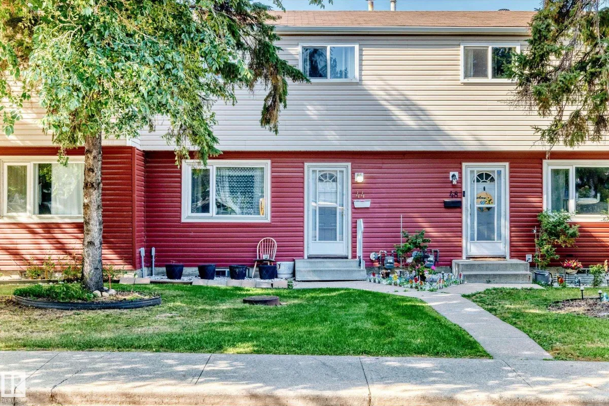 44 HABITAT CR NW exterior