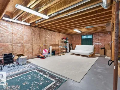 1046 JONES CR NW photo 37